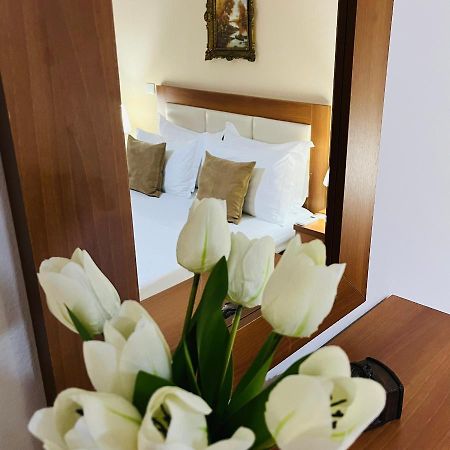 Iljazi'S Apartaments Vlorë エクステリア 写真