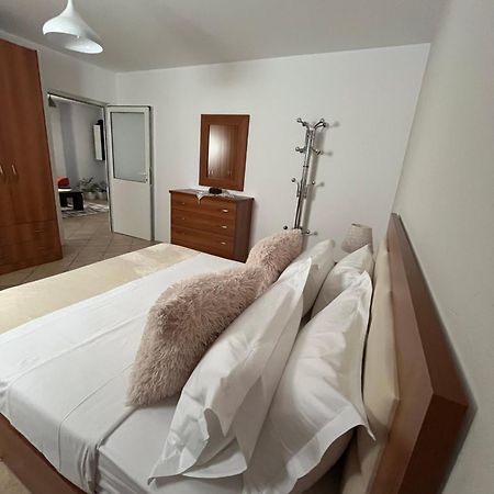 Iljazi'S Apartaments Vlorë エクステリア 写真