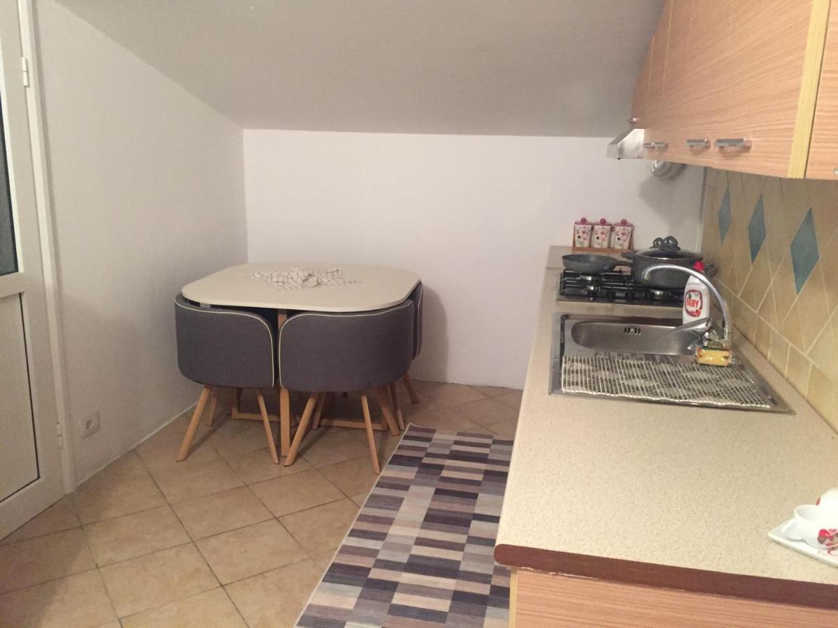 Iljazi'S Apartaments Vlorë エクステリア 写真