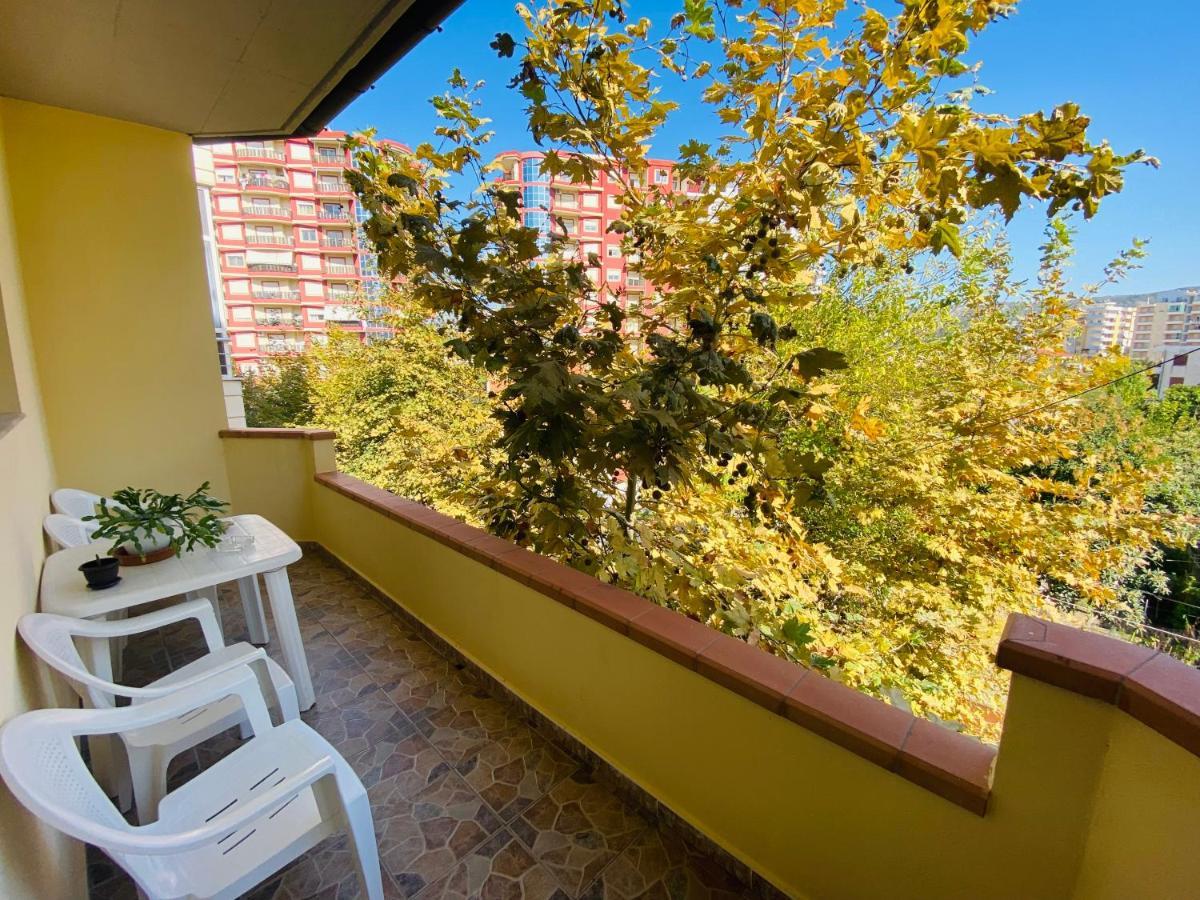 Iljazi'S Apartaments Vlorë エクステリア 写真