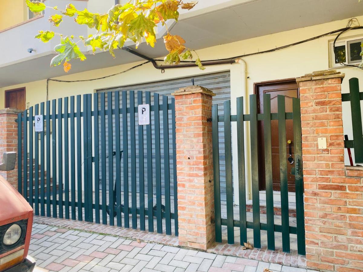 Iljazi'S Apartaments Vlorë エクステリア 写真