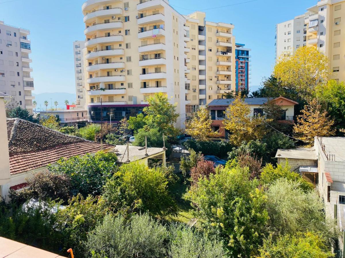 Iljazi'S Apartaments Vlorë エクステリア 写真