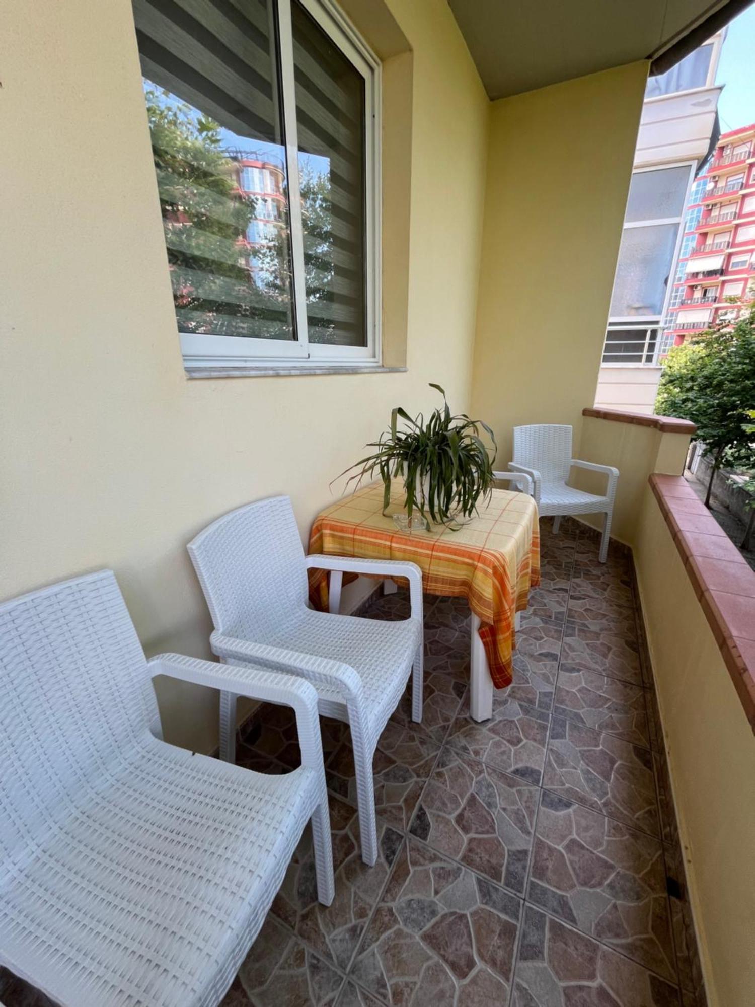 Iljazi'S Apartaments Vlorë エクステリア 写真