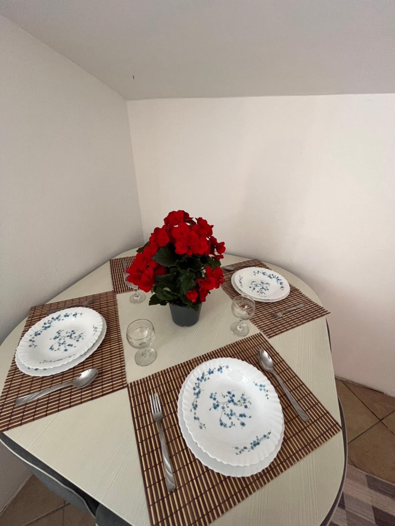 Iljazi'S Apartaments Vlorë エクステリア 写真