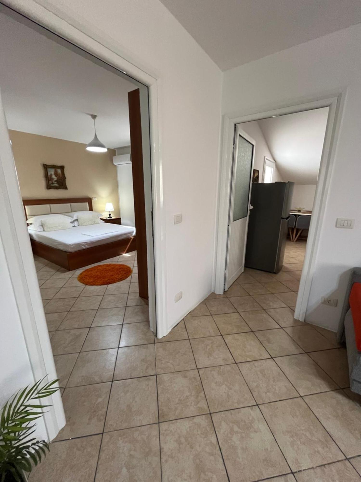Iljazi'S Apartaments Vlorë エクステリア 写真