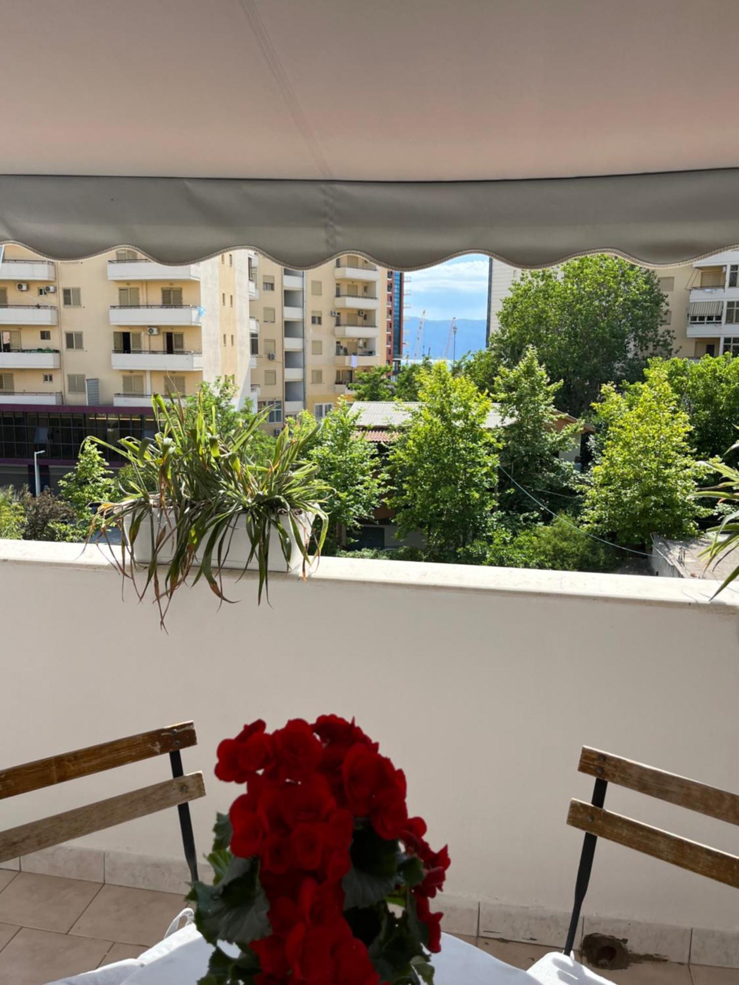 Iljazi'S Apartaments Vlorë エクステリア 写真