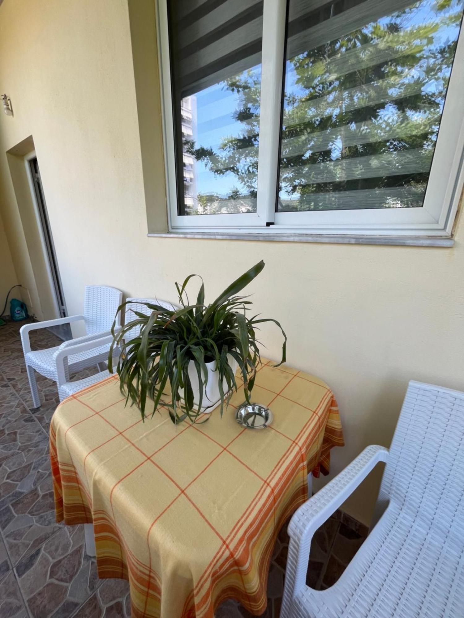 Iljazi'S Apartaments Vlorë エクステリア 写真