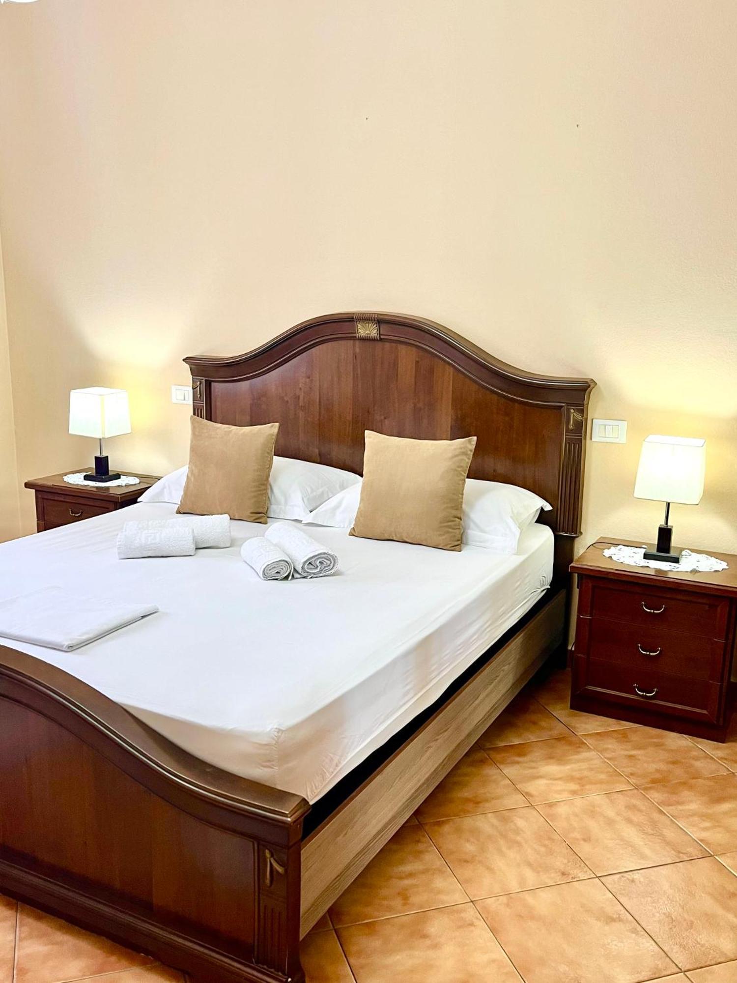 Iljazi'S Apartaments Vlorë エクステリア 写真
