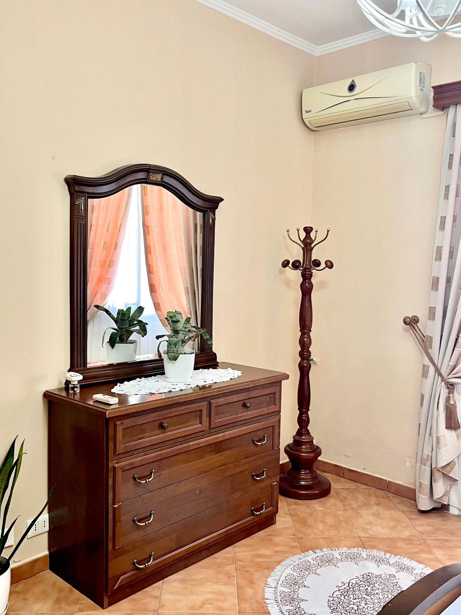 Iljazi'S Apartaments Vlorë エクステリア 写真