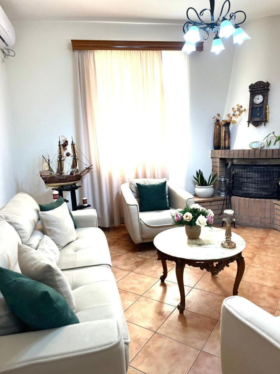 Iljazi'S Apartaments Vlorë エクステリア 写真