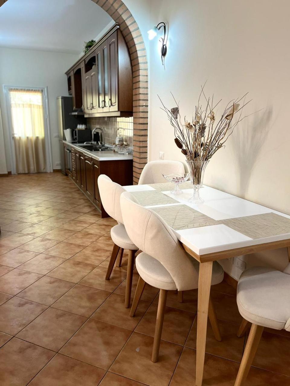 Iljazi'S Apartaments Vlorë エクステリア 写真
