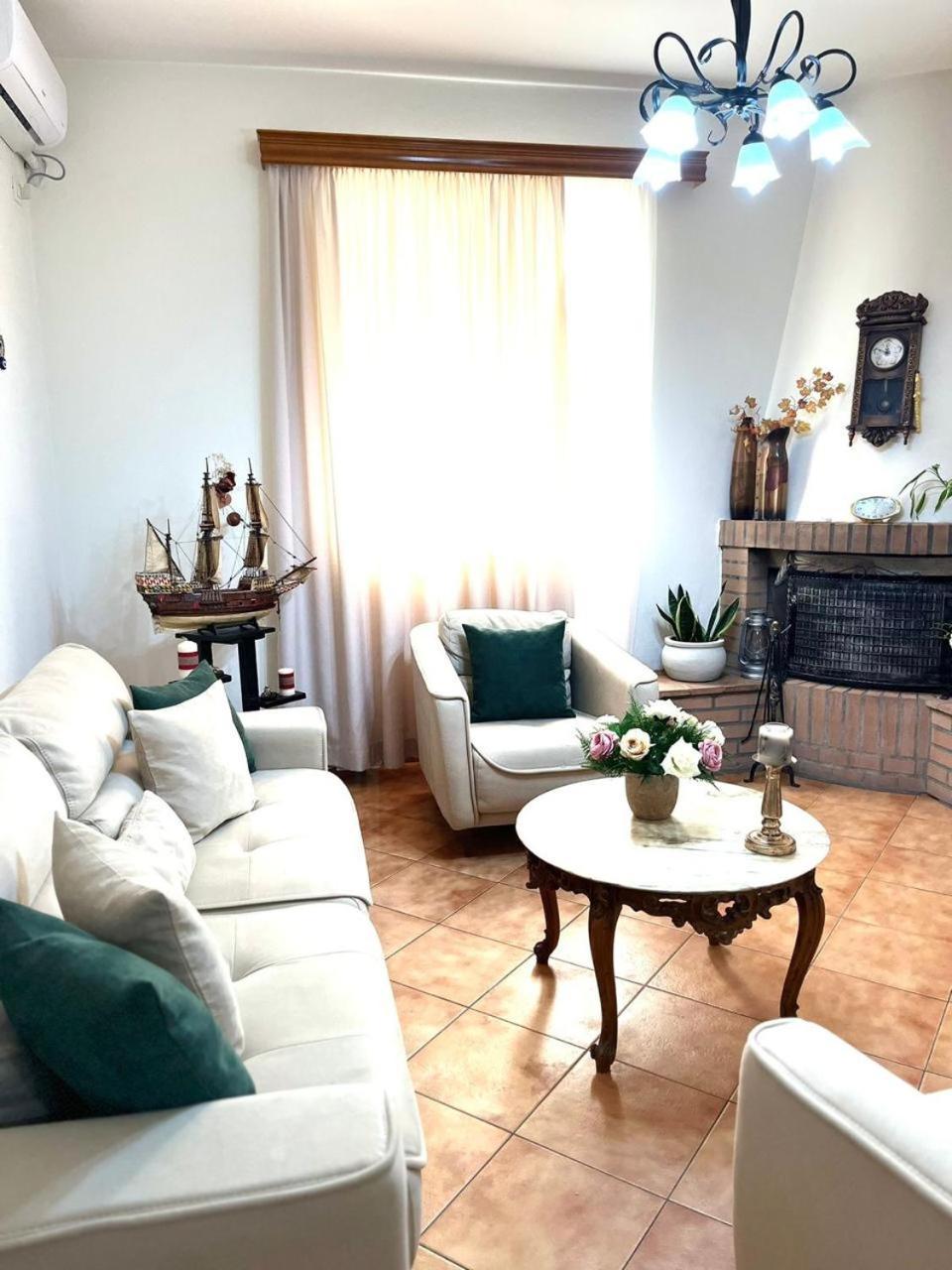 Iljazi'S Apartaments Vlorë エクステリア 写真