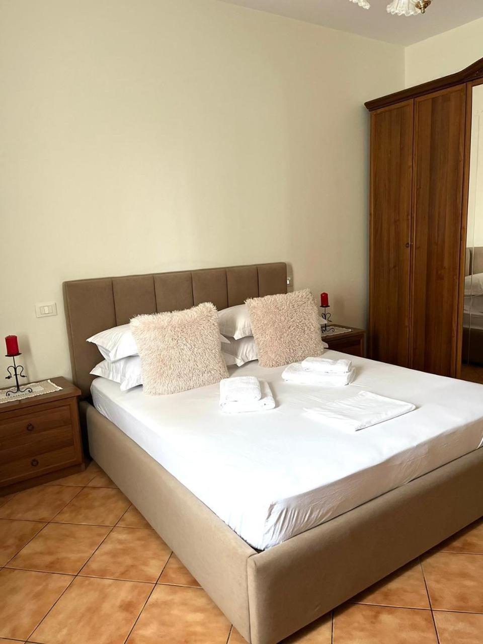 Iljazi'S Apartaments Vlorë エクステリア 写真