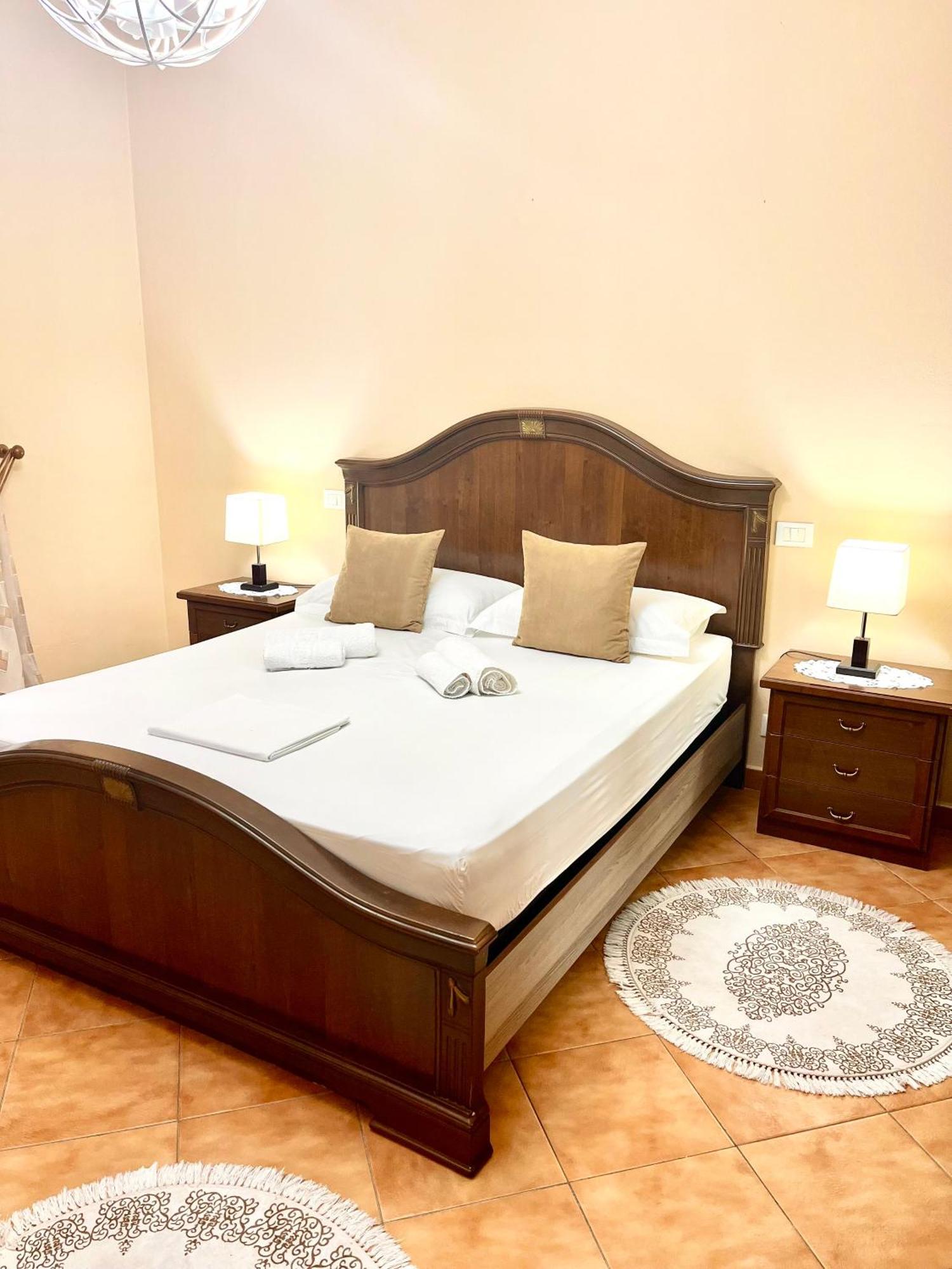 Iljazi'S Apartaments Vlorë エクステリア 写真